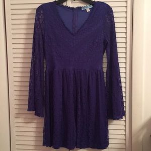 Bell sleeved dress😍